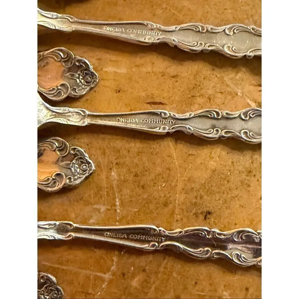 Oneida Community 1971 BEETHOVEN Pattern Teaspoons 13 Pieces (6569)